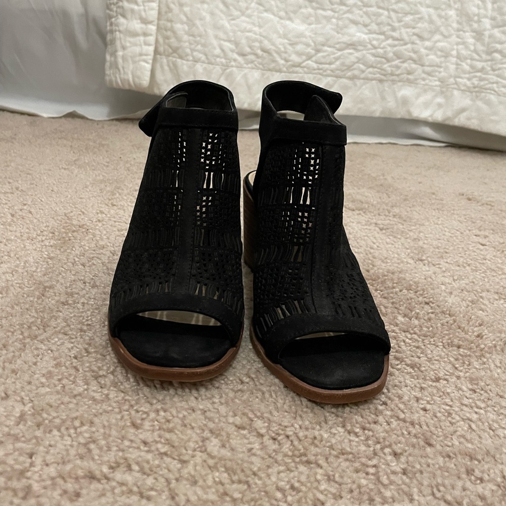 Vince Camuto Heels